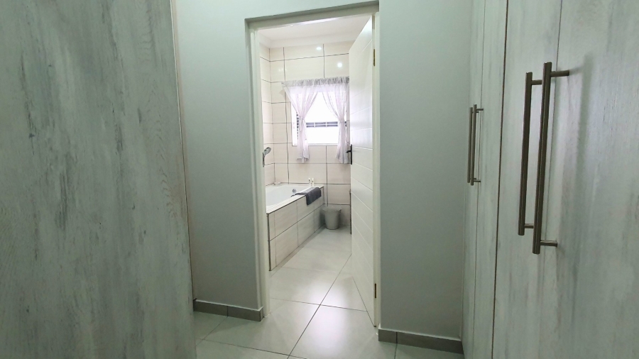 3 Bedroom Property for Sale in Dana Bay Western Cape
